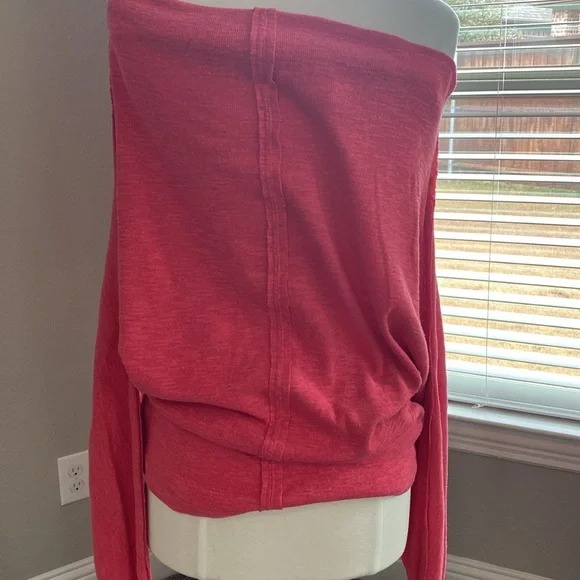 Coral off the shoulder sweater - Picture 5 of 5